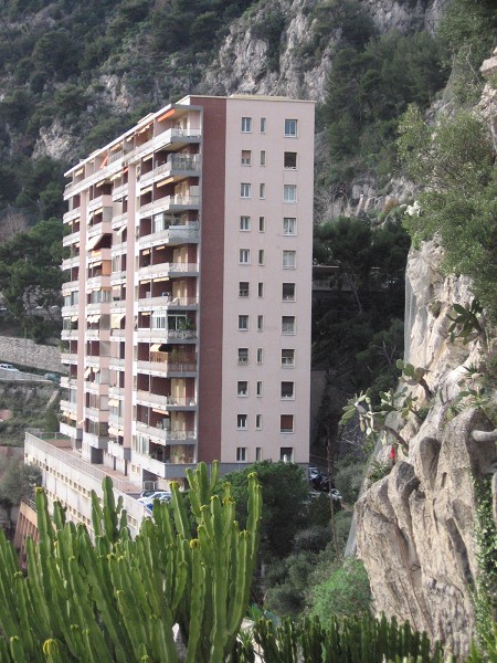 Il condominio Bel Air a Monaco sarà il primo ad essere distrutto e ricostruito di fronte all'ospedale CHPG