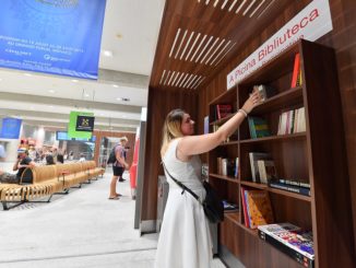 Non gettate i libri portateli "A picina bibliuteca" biblioteca partecipativa nella stazione di Monaco