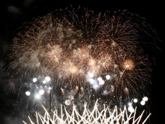 Monaco Art en ciel, Il concorso di fuochi d'artificio dopo le esibizioni di Lituania e Spagna vedrà lo show dell'Inghilterra.