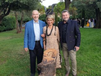 Un'opera dedicata alla Principessa Grace di Yvon Kergal, curatore di GemlucArt Monaco, nei giardini di Roquebrune-Cap Martin