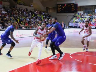 La Roca Team vince 71 a 65 contro la Chorale Roanne Basket e guida il campionato di Jeep Elite