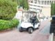 In servizio piccole auto elettriche al cimitero di Monaco