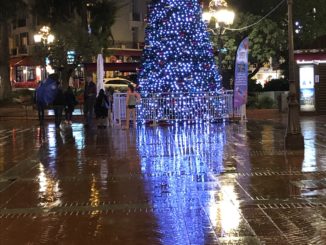 Il sindaco Georges Marsan accende le illuminazione di Natale del Principato, interattive grazie ad un'APP