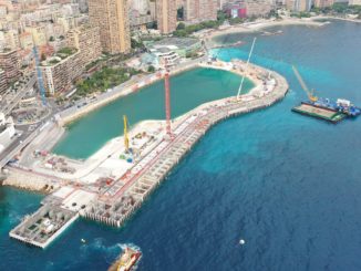 All'estensione in mare a Monte-Carlo definita Ansa du Portier proseguono i lavori di riempimento