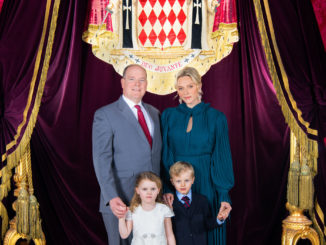 Una nuova foto ufficiale della famiglia Grimaldi