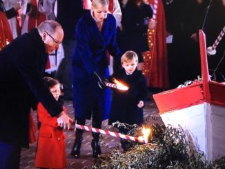 LL.AA.SS. i Principi Albert II e Charlene, accompagnati dai piccoli Principi Jacques e Gabriella, hanno preso parte alle celebrazioni per la Santa Devota