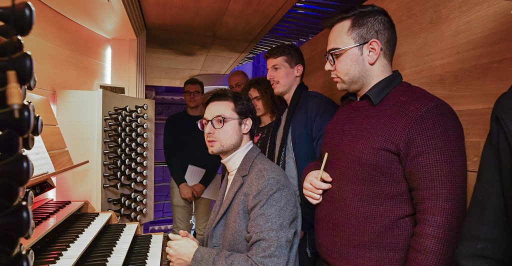 David Cassan protagonista di un master class all'organo della cattedrale di Monaco agli studenti dell'Accademia di Musica Rainier III