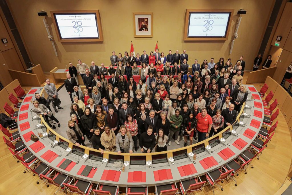 IL CONSEIL NATIONAL DI MONACO CELEBRA LA DONNA