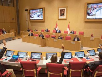 il Conseil National ha votato all'unanimità un progetto di legge che permetterà a uomini e donne che hanno un'attività indipendente nel Principato di Monaco di usufruire degli assegni familiari.