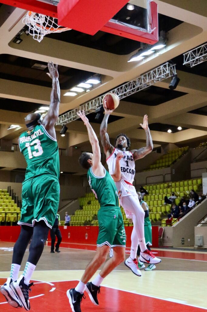 Basket: I cestisti del Monaco hanno ottenuto il settimo successo in otto partite del campionato francese e rimangono in testa alla classifica. Roca Team 82 Le Portel 60