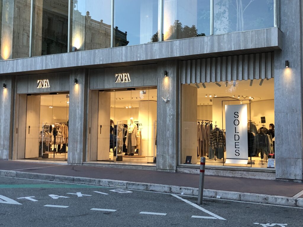 Saldi: accesso regolamentato a Monaco sabato 9 gennaio