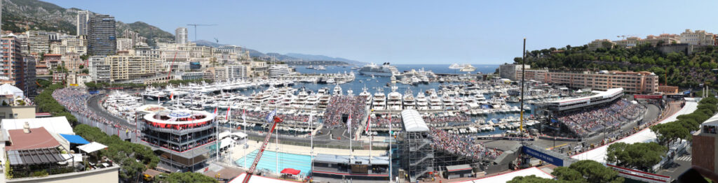 iI Principato di Monaco vedrà sul suo circuito cittadino tre gare automobilistiche tra il 23 aprile e il 23 maggio: Grand Prix Automobile di Formule 1, il Gran premio Storico e 4°Monaco E-Prix