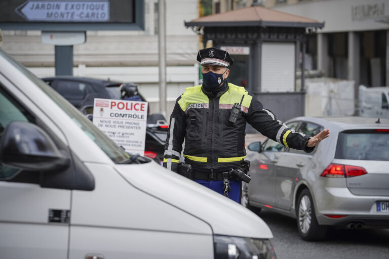 Il Principato di Monaco effettuerà stretti controlli in entrata da sabato 20 marzo dopo la decisione del governo francese di mettere in quarantena per 4 settimana 16 dipartimenti francesi