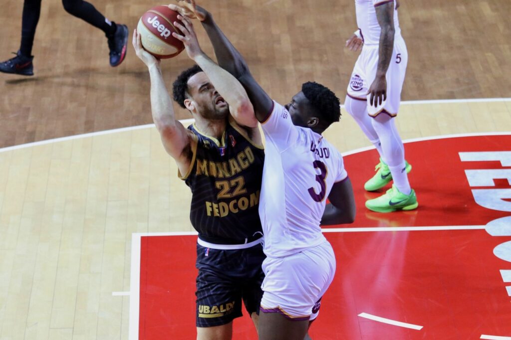 Basket: Con il punteggio di 92 a 80 l'A.S.Monaco batte Orléans in campionato con arbitri molto discutibili