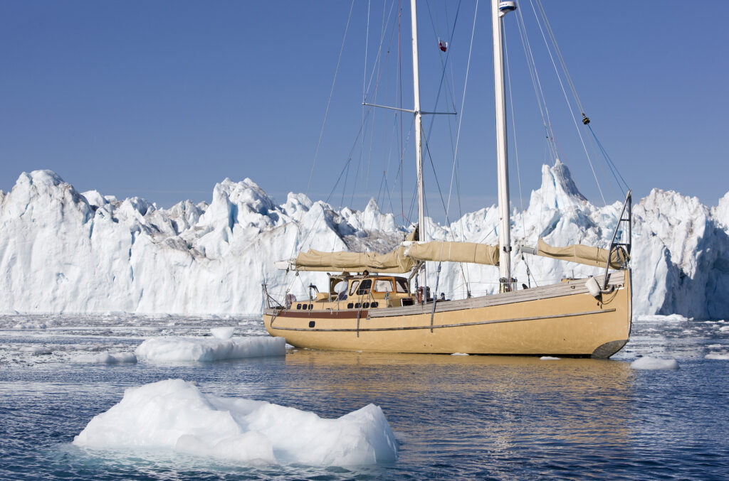 Ha fatto scalo al molo dello Yacht Club di Monaco il veliero La Louise, 19 metri, celebre per le sue spedizioni in Polari