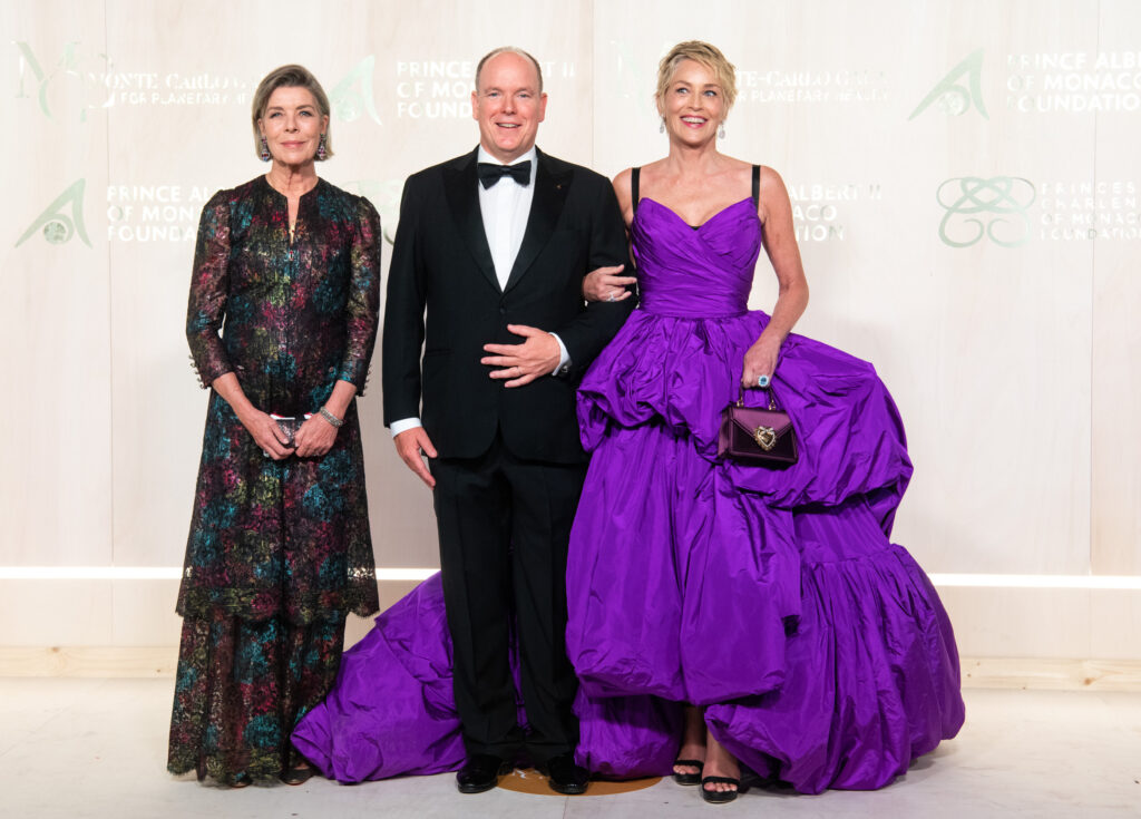 La Fondazione Principe Alberto II di Monaco premia Sharon Stone al Gala Monte-Carlo for Planetary Health 2021 