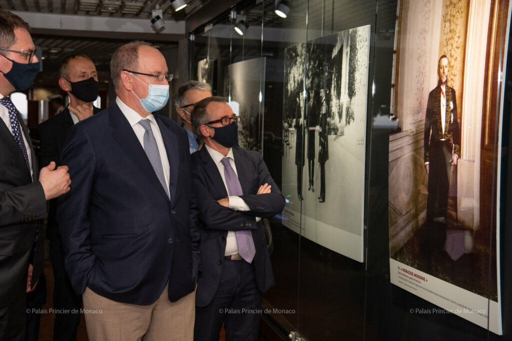 Il Principe Albert II di Monaco visita la mostra dedicata al suo avo il Principe Albert I nel centenario della morte