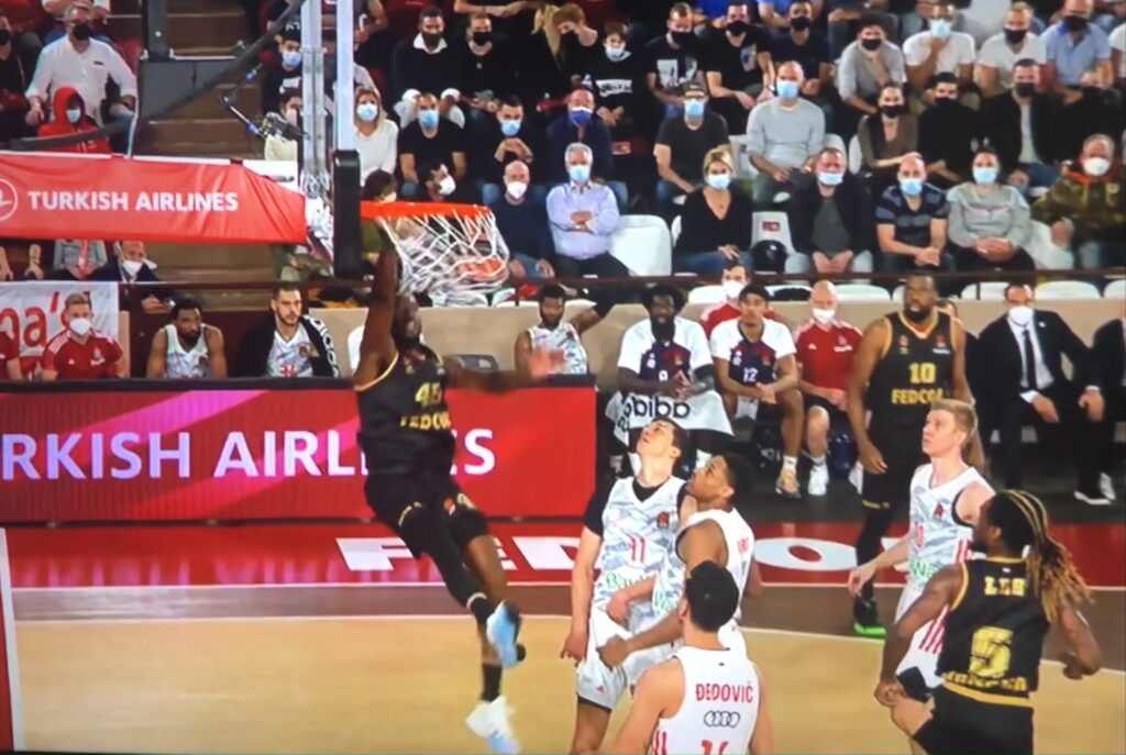 In EuroLega di basket, la Roca Team batte il Bayern Monaco 94 a 71