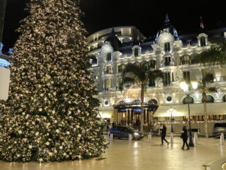 La magia del natale illumina la Piazza del Casinò di Monte-Carlo