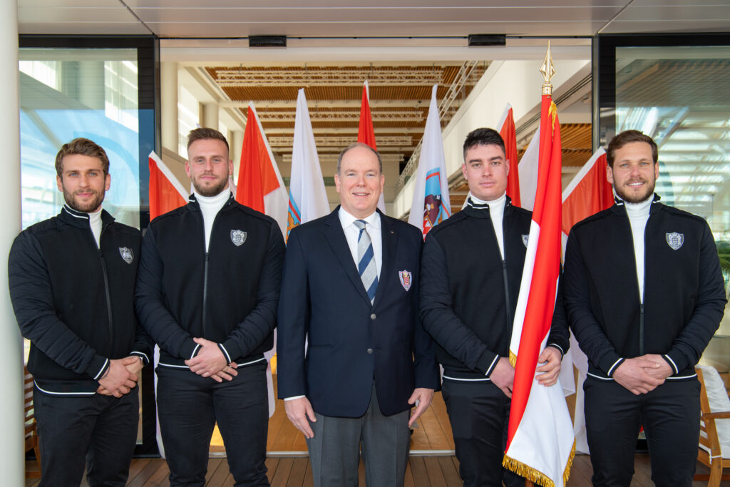 Ecco i 4 atleti monegaschi che andranno alle Olimpiadi invernali di Pechino, presentati dal principe Albert II, si tratta di Rudy Rinaldi, Boris Vain e Anthony Rinaldi per il Bob a due mentre per lo sci Alpino sarà Arnaud Alessandria