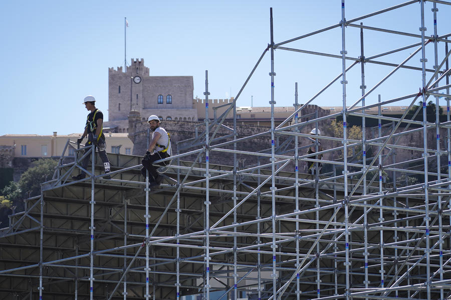 Iniziata la preparazione del circuito cittadino dei GP di Monaco che ospiterà quest'anno 3 gare: Monaco e-Prix; il GP Storico e il GP di Formula 1