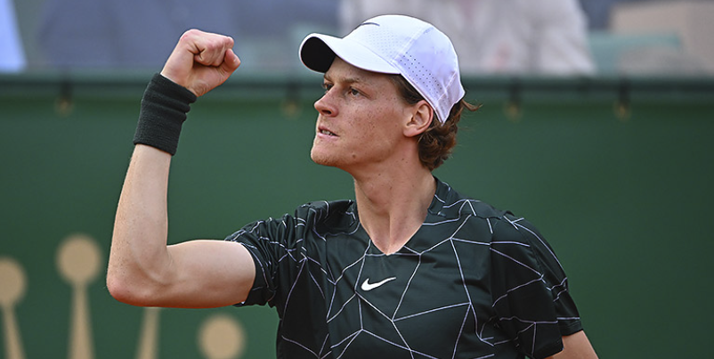 Sinner batte Rublev a Monte-Carlo e passa ai quarti di finale