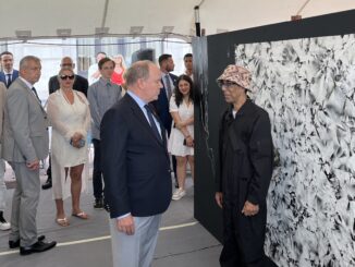 Il Principe Alberto II visita il villaggio di street art UPAINT e incontra tutti gli artisti tra cui il newyorkese Futura.