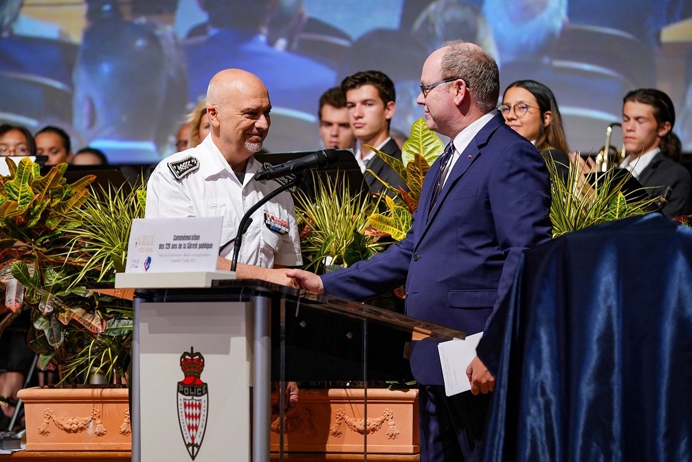 La polizia di Monaco ha festeggiato 120 anni in presenza de Principe Alberto II