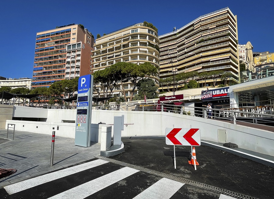 ll nuovo parcheggio "Louis Chiron" della Route de la Piscine, sulla banchina nord del Port Hercule, ha aperto i battenti.