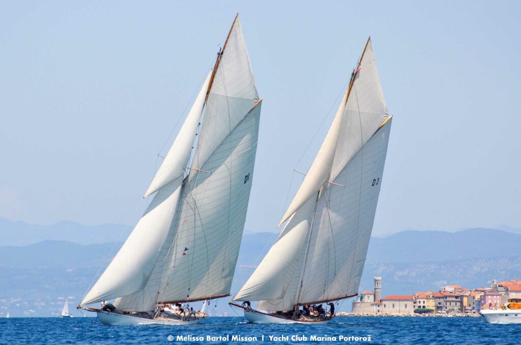 Twiga,il vascello ammiraglia dello Yacht Club in tournée nell'Adriatico