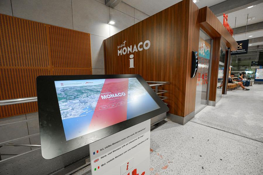 Installazione di terminali 3d per informare turisti e visitatori che vengono nel Principato di Monaco