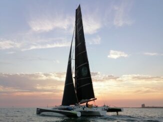 Oren Nataf, membro dello Yacht Club di Monaco, si è qualificato per la 12a edizione della Route du Rhum – Destinazione Guadalupa, a bordo del suo trimarano Rayon Vert.