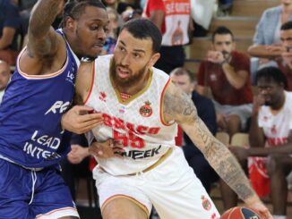 Vittoria 109-85 per la Roca Team nella prima partita in casa contro Roanne e guida la classifica Elite con tre vittorie consecutive