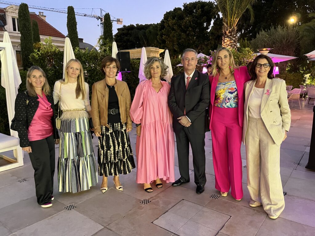 Ottobre rosa a Monaco: una grande sensibilizzazione per lo screening contro il cancro del seno grazie a Pink Ribbon e Ecoute Cancer Reconfort