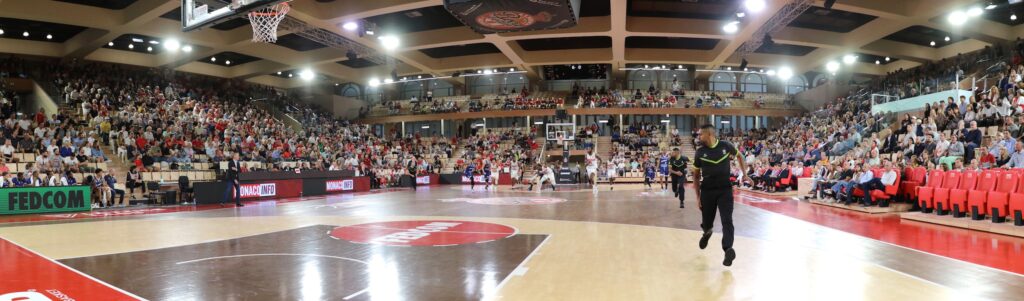 Vittoria 109-85 per la Roca Team nella prima partita in casa contro Roanne e guida la classifica Elite con tre vittorie consecutive