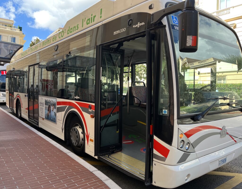 Autobus gratuiti a Monaco fino al 2 gennaio decisione concordata dal governo del Principe e Conseil National