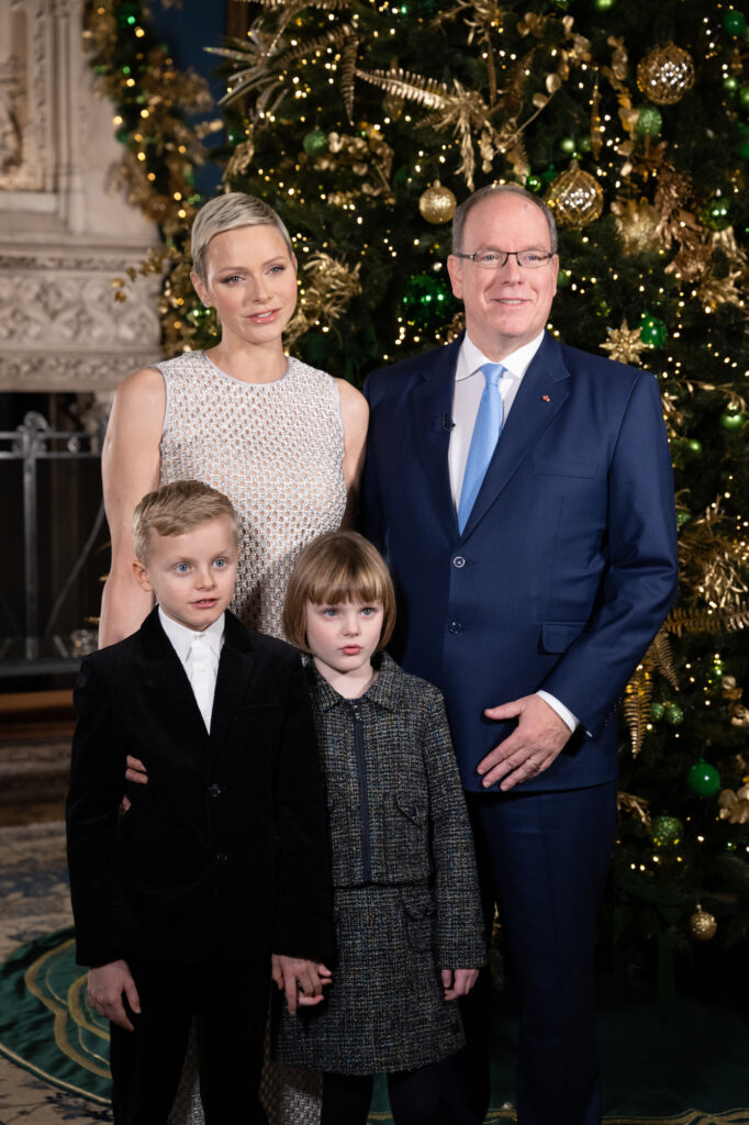 Il Principe Alberto di Monaco ha tenutoil discorso di anno e rivolto gli auguri 2023 con la Principessa Charlene