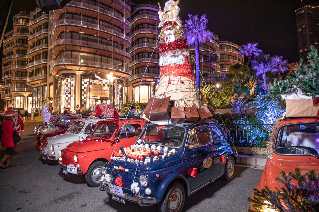 Club Fiat 500 Monte-Carlo: 4a Edizione della Parata di Natale con le piccole auto decorate in tema natalizio