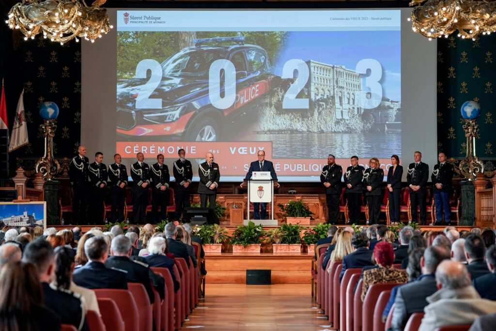 Il Principe Alberto II interviene alla cerimonia della Pubblica sicurezza e mette in evidenza la Sicurezza del Principato di Monaco, guidata da Richard Marangoni