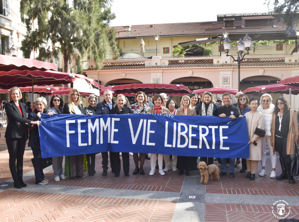 8 marzo le donne di Monaco ricordano le donne iraniane