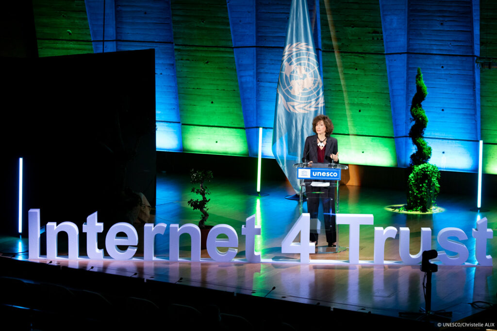 L’UNESCO avvia un confronto globale per la costruzione di un ambiente digitale più sicuro