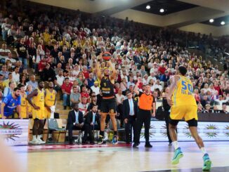 Basket: L'A.S. Monaco ha battuto il Maccabi Tel Aviv 86-74 nella seconda partita dei quarti di finale di Eurolega, pareggiando 1-1 in vista delle due prossime trasferte in Israele.