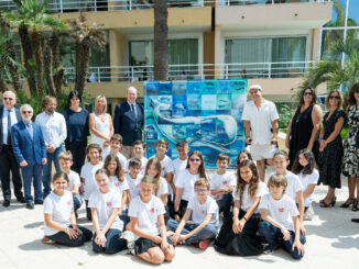 Durante l'anno, una classe di quarta elementare della scuola Saint Charles di Monaco, in collaborazione con l'Associazione Monegasca per la Protezione della Natura, ha lavorato a un progetto partecipativo per proteggere i cetacei