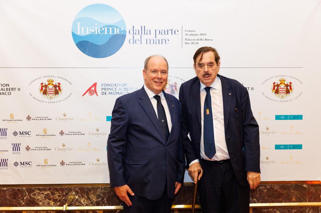 Visita tra Liguria e Piemonte del Principe Alberto II. A Genova conil Console onorario di Monaco a Genova ha ricevuto il titolo di ambasciatore del Premio Paganini, dalle mani del sindaco Bucci in presenza del Presidente regione Toti