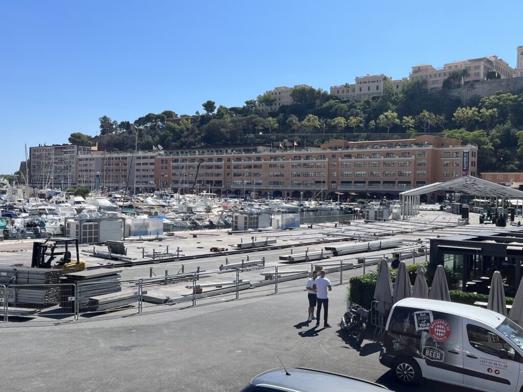 È in fase di preparazione il villaggio, nel porto Hercule, che ospiterà la prossima edizione del Monaco Yacht Show, dal 27 al 30 settembre