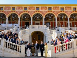 Gli ambasciatori e i rappresentanti degli Stati membri accreditati presso l'AIEA, sono giunti nel Principato, in occasione del 25° anniversario della sede dei Laboratori per l'ambiente marino a Monaco e ricevuti a Palazzo da S.A.S. il Principe Alberto II.