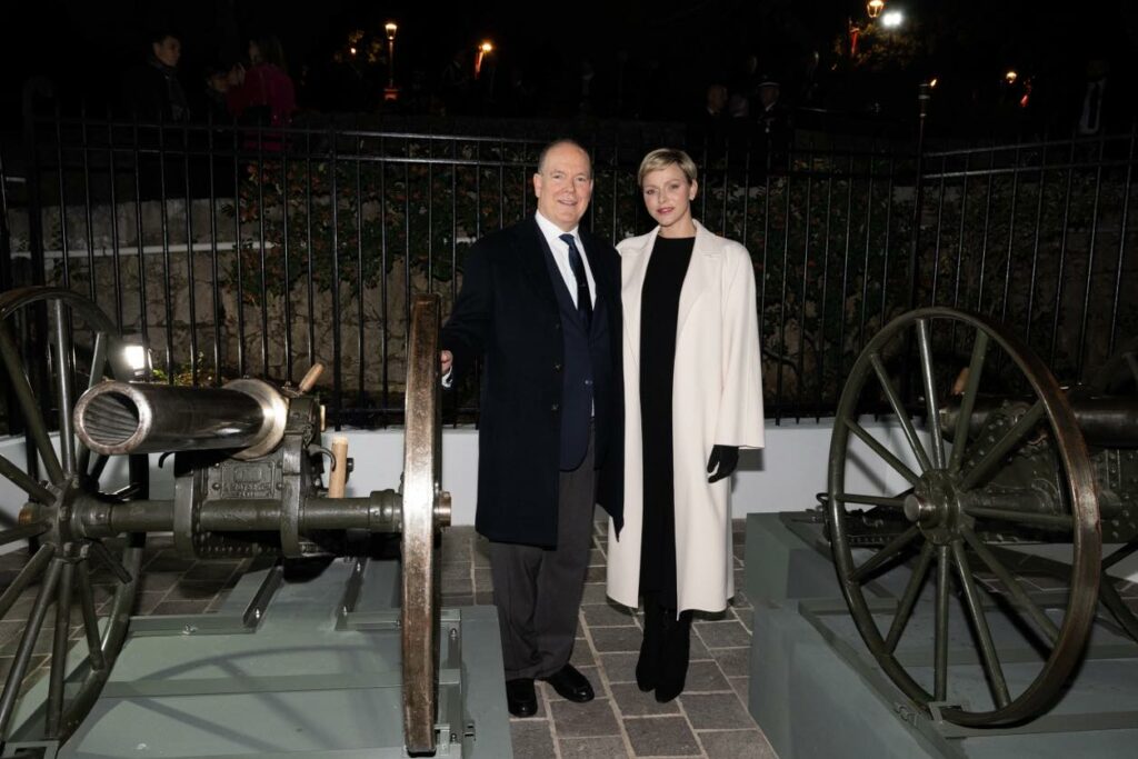 I Principi Alberto e Charlene assistono alla messa in funzione di due antichi cannoni al Fort Antoine