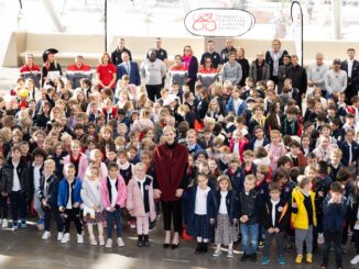 In presenza di S.A.S. la Principessa Charlene, presso il Grimaldi Forum, la fondazione Princesse Charlene ha organizzato, per i bambini del CP (1a elementare) una mattinata di sensibilizzazione davanti ai pericoli dell'annegamento.