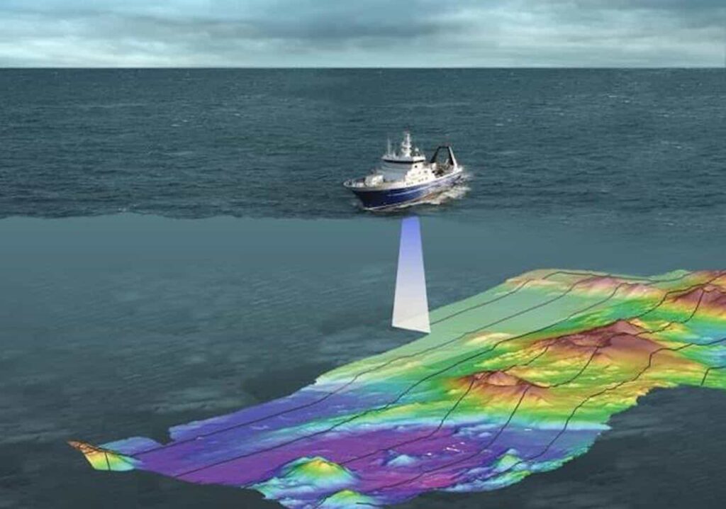 GEBCO riunirà a Monaco esploratori ed esperti di mappatura dei fondali marini grazie a nuove tecnologi; Abbiamo incontrato l'ammiraglio Luigi Sinapi direttore HIO per capire l'importanza della mappatura