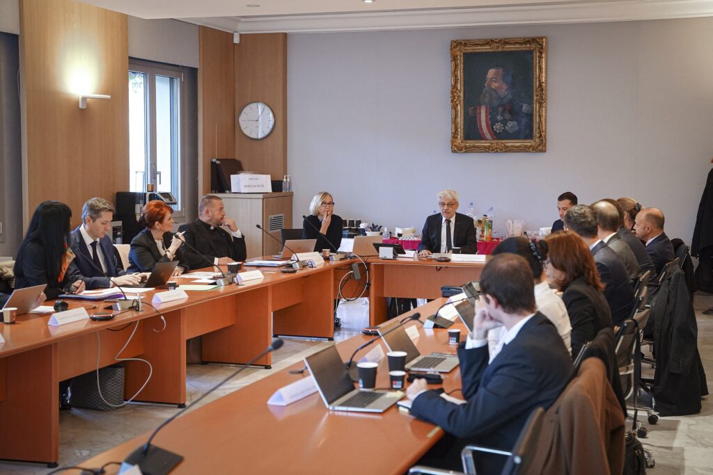 Riunione della commissione consultiva a Monaco sugli archivi d'interesse pubblico